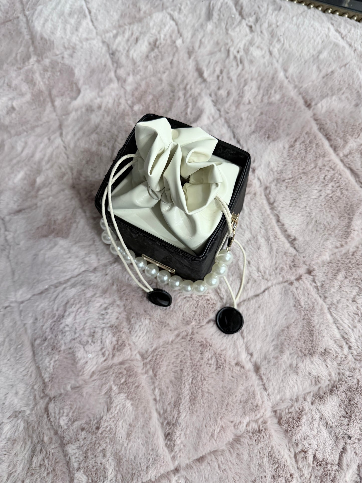 Mini Purse (Velvet leather pearl combo )