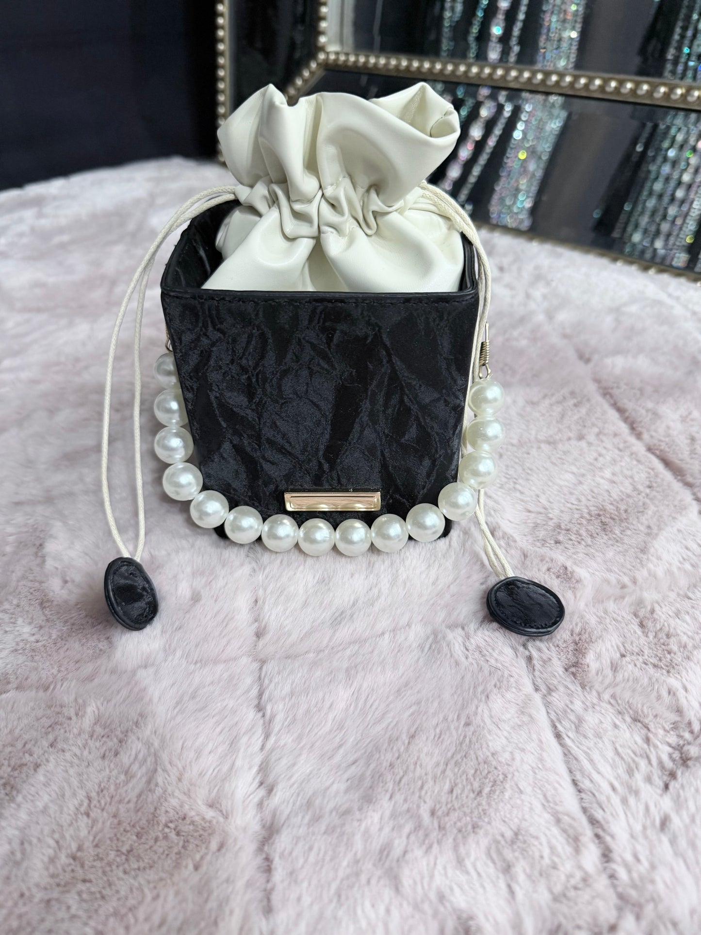 Mini Purse (Velvet leather pearl combo )